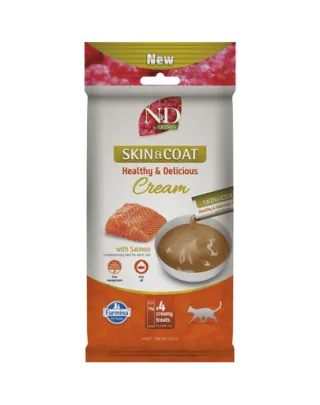 Recompensă cremoasă cu somon FARMINA N&amp;D Quinoa Skin &amp; Coat 4x15 g pentru pielea și blana pisicilor adulte